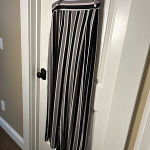 Venus NWT Striped flowy long wide leg striped pants.